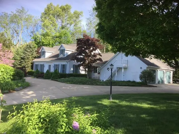 $919,000 | 6515 Clearbrook Drive, Saugatuck, MI 49453