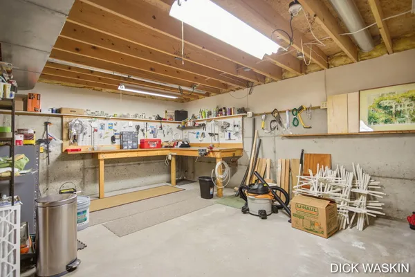 $919,000 | 6515 Clearbrook Drive, Saugatuck, MI 49453