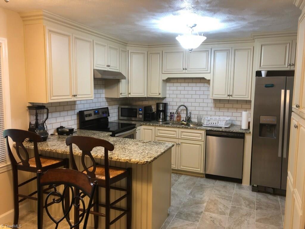 4521 Kinnamon Road Clemmons, NC 27103 - Photo 3 of 11 Gallery Image 3