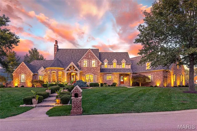 $1,979,000 | 42 Windcastle Place, St. Charles, MO 63304