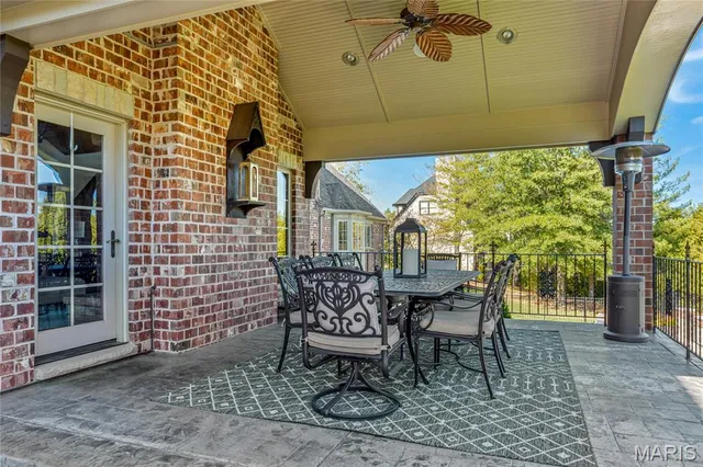 $1,979,000 | 42 Windcastle Place, St. Charles, MO 63304