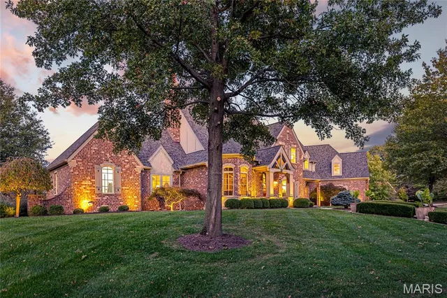 $1,979,000 | 42 Windcastle Place, St. Charles, MO 63304