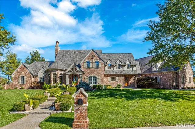 $1,979,000 | 42 Windcastle Place, St. Charles, MO 63304