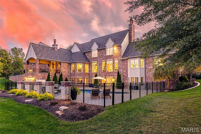 $1,979,000 | 42 Windcastle Place, St. Charles, MO 63304