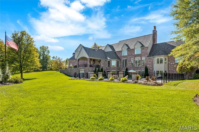 $1,979,000 | 42 Windcastle Place, St. Charles, MO 63304