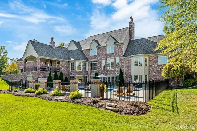$1,979,000 | 42 Windcastle Place, St. Charles, MO 63304