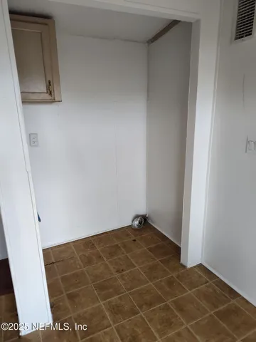 a close view of sink and tap