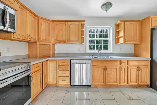 $3,500 | 18 Kathryn Drive, Bridgeport, CT 06610