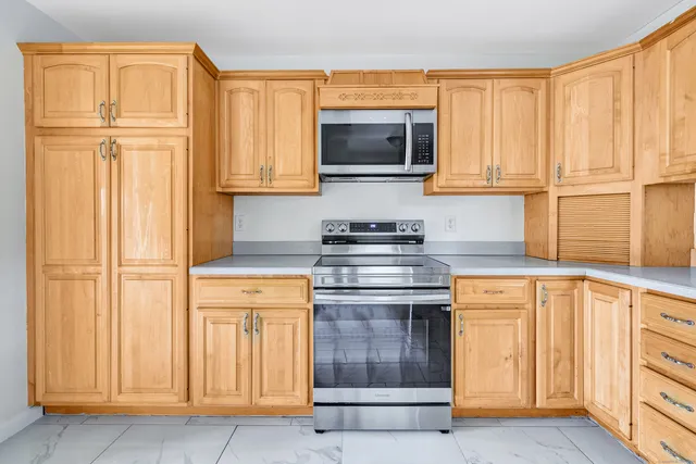 $3,500 | 18 Kathryn Drive, Bridgeport, CT 06610