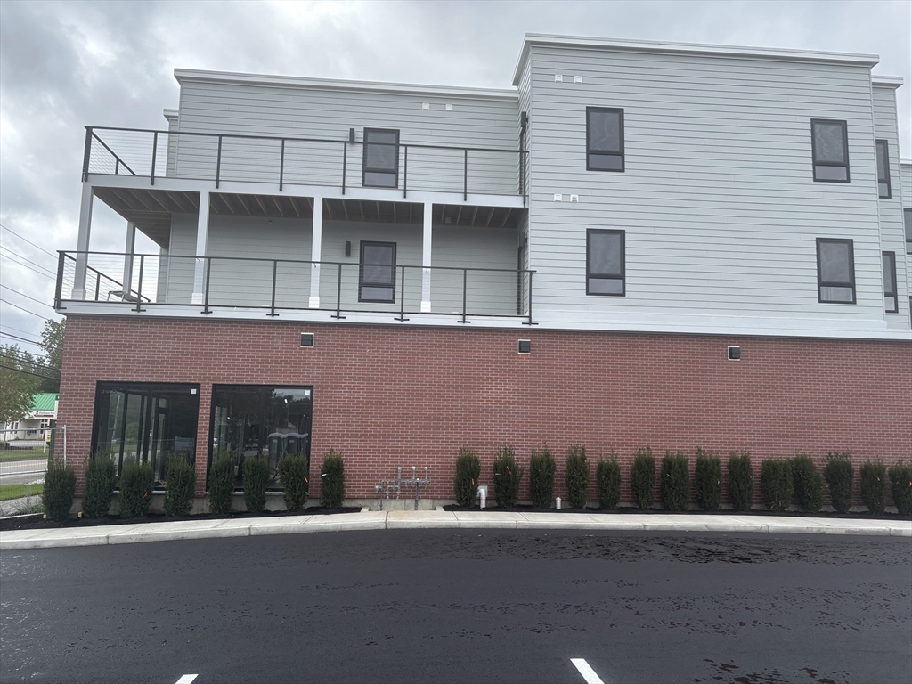 1391 Main Street, Unit 302 Walpole, MA 02081 - Photo 25 of 27
