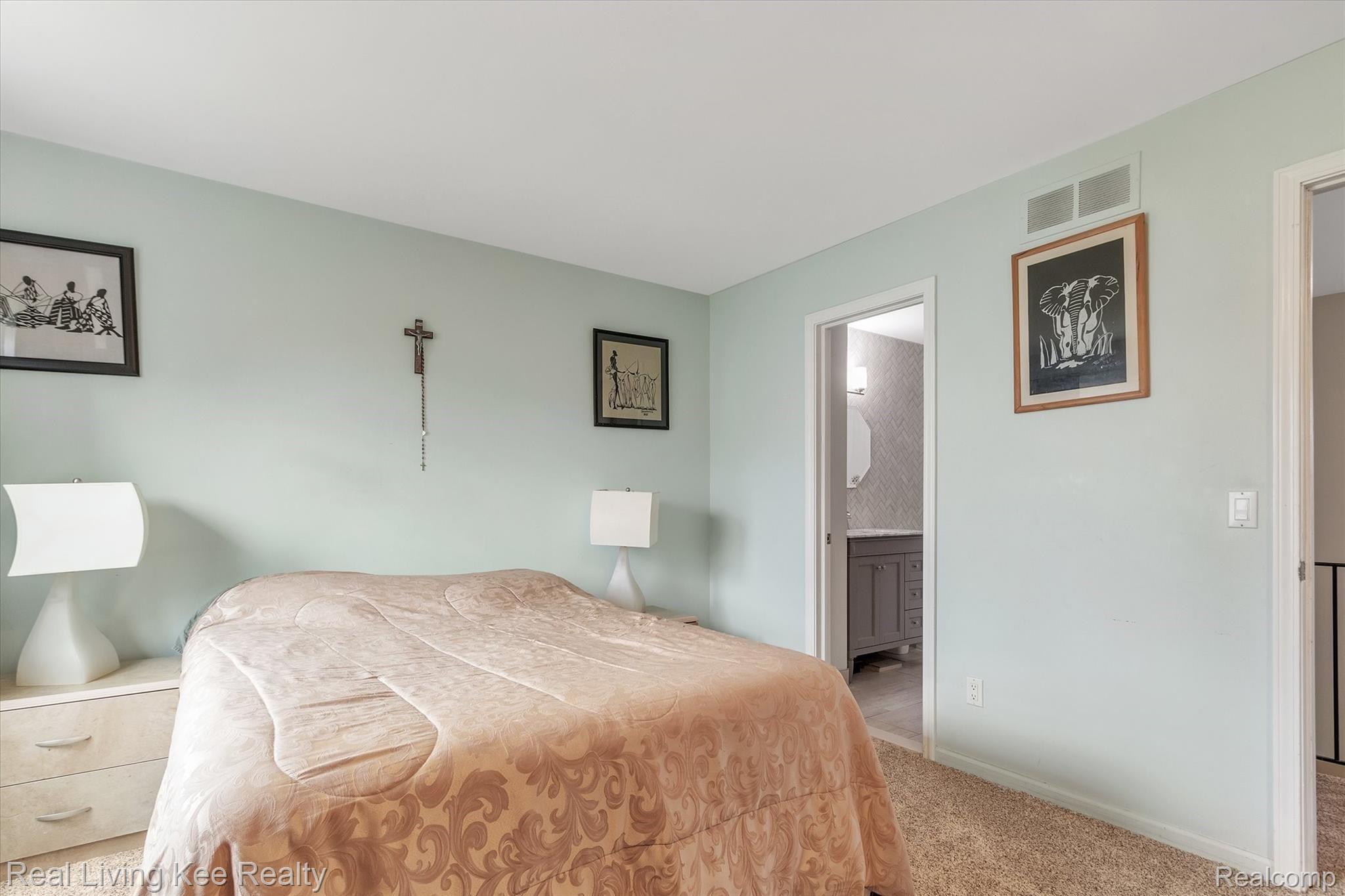 1609 Stonecrest Drive Rochester, MI 48307 - Photo 24 of 39 23-1609-Stonecrest-Dr-Windowstill-Real-Estate-Photography-23.jpg