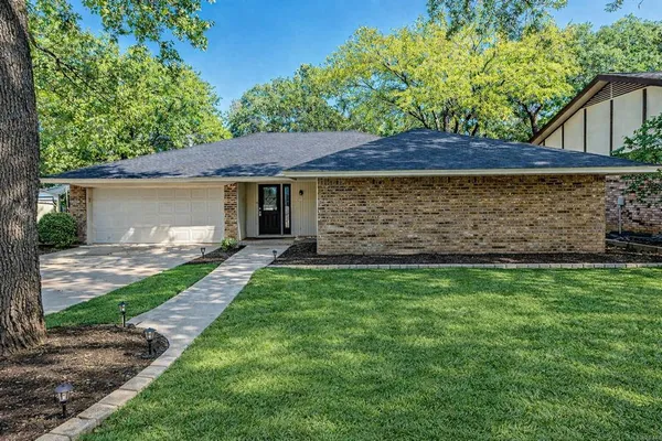$395,000 | 5209 Smokerise Court, Arlington, TX 76016