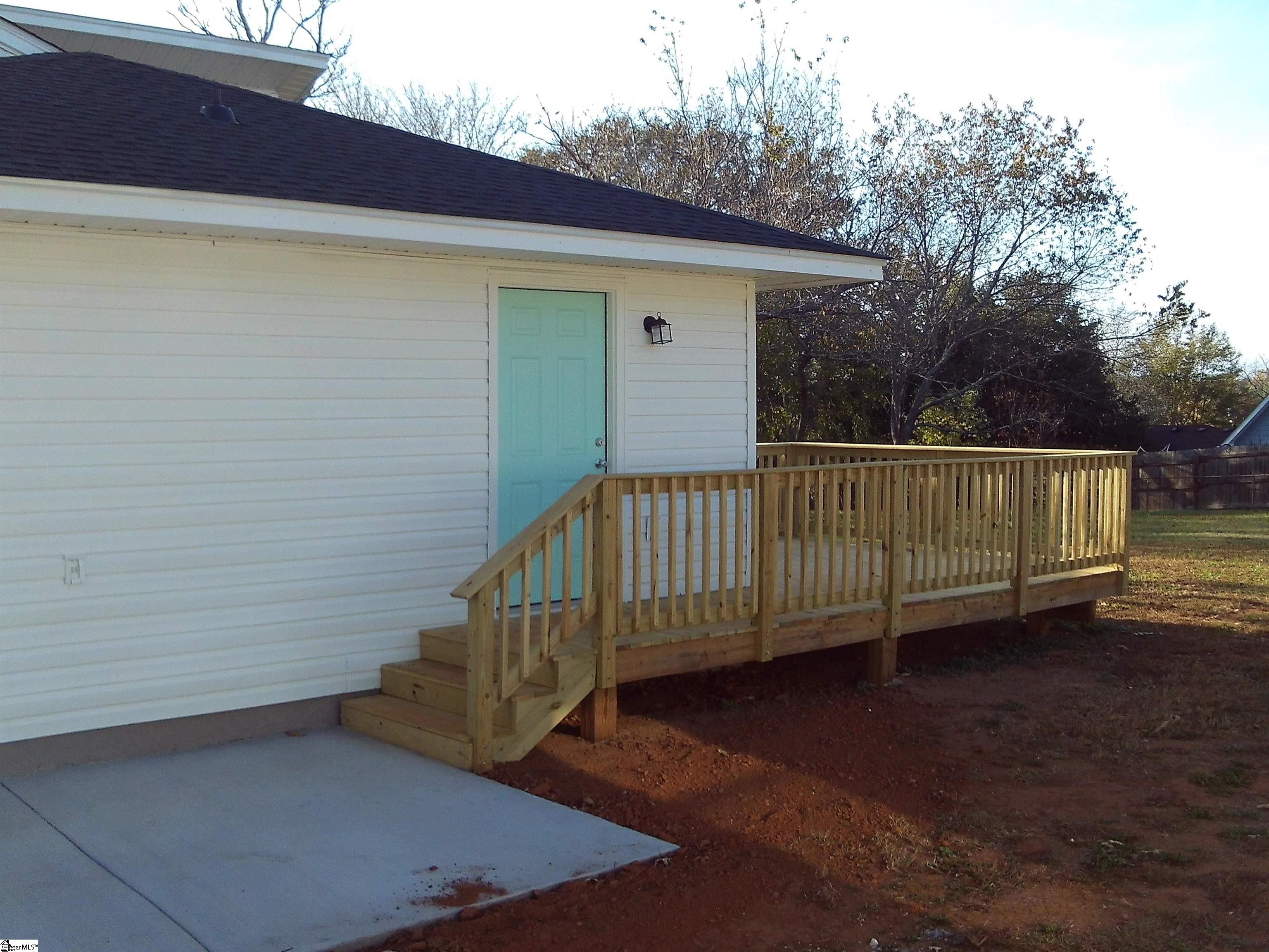 611 Bridwell Road Travelers Rest, SC 29690 - Photo 15 of 19