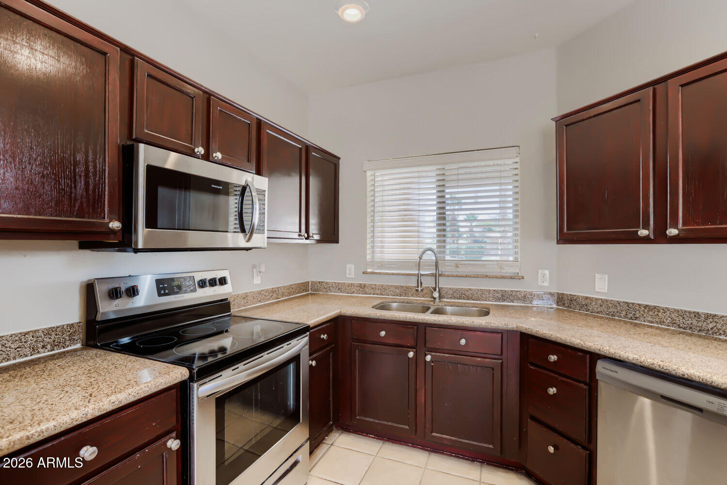 10758 West Alvarado Road Avondale, AZ 85392 - Photo 12 of 29 10758 W Alvarado Rd - Web Quality - 011