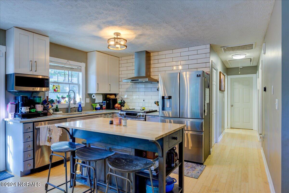 411 Sandy Point Road New Bern, NC 28560 - Photo 9 of 39 24-411_Sandy_Point-6
