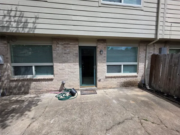$1,900 | 2114 Greenbriar Colony Drive, Houston, TX 77032