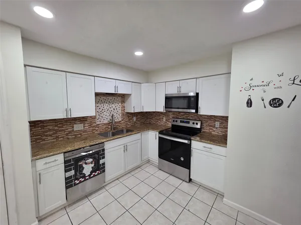 $1,900 | 2114 Greenbriar Colony Drive, Houston, TX 77032