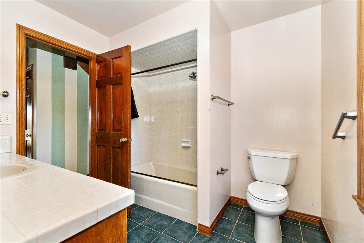 13292 Revello Road Redlands, CA 92373 - Photo 34 of 81 34-RIL_0611