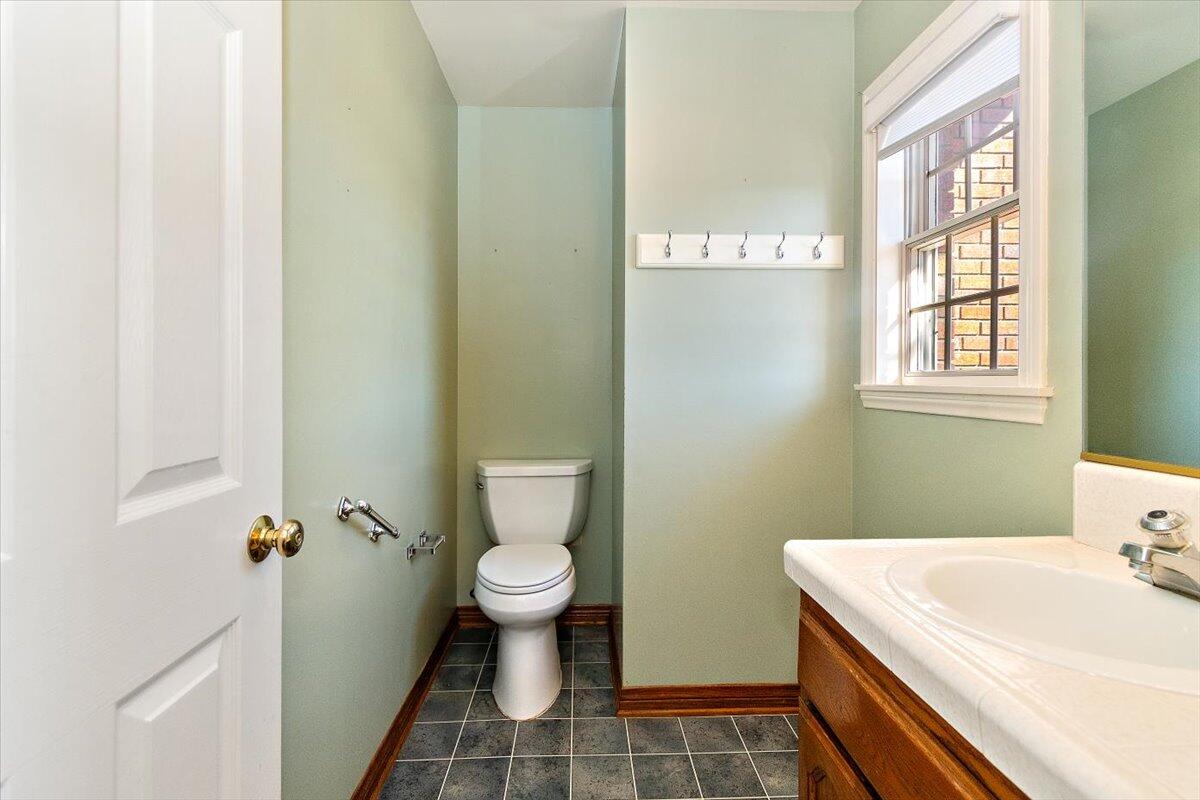 13292 Revello Road Redlands, CA 92373 - Photo 37 of 81 a bathroom with a sink toilet and shower