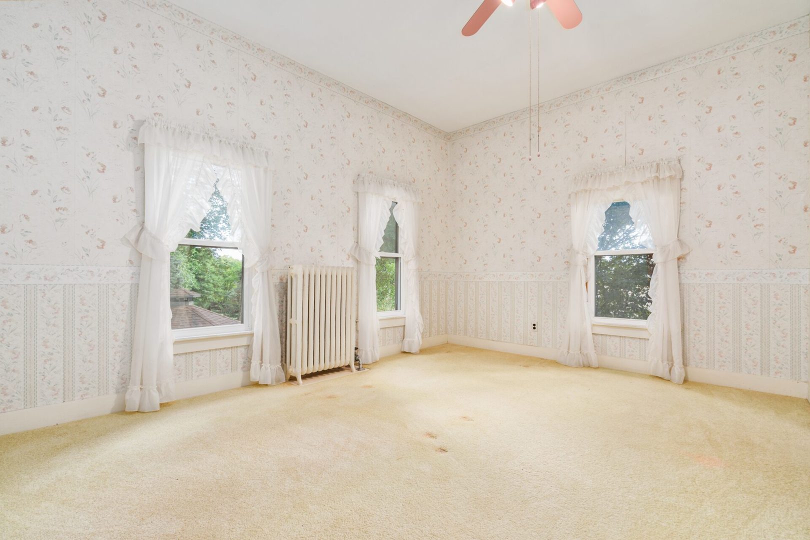 560 B Vilmin Road Plano, IL 60545 - Photo 25 of 36 an empty room with windows
