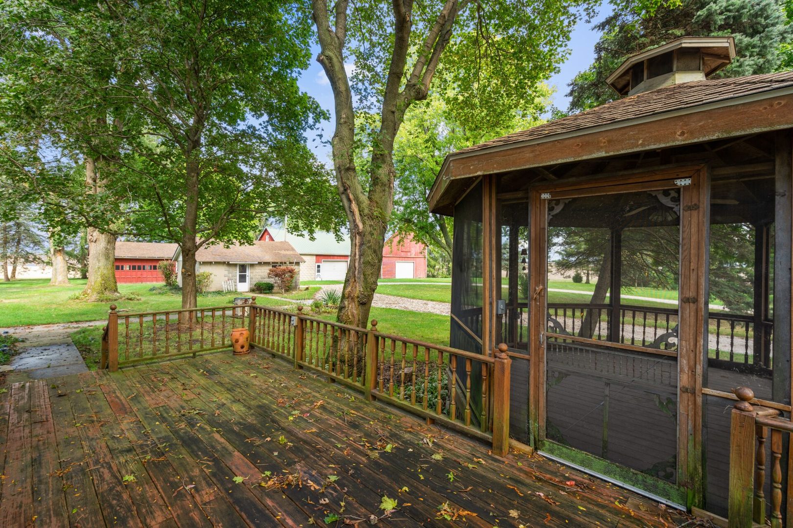 560 B Vilmin Road Plano, IL 60545 - Photo 34 of 36 a view of a house with a wooden fence