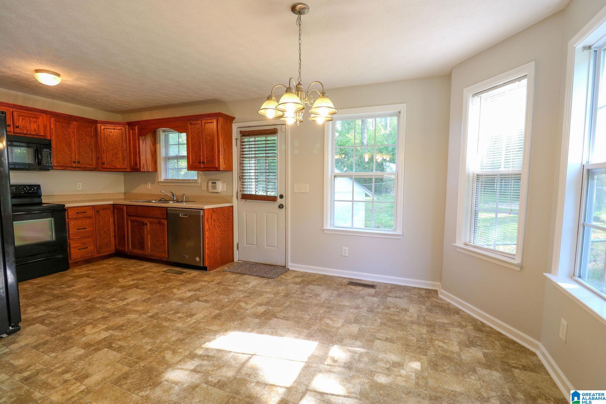 121 Martin Street Anniston, AL 36206 - Photo 28 of 36