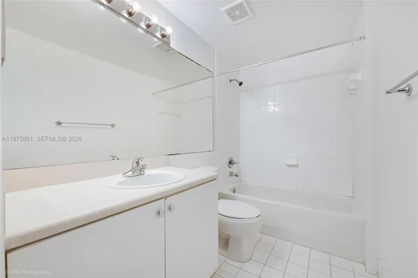 $2,450 | 5099 Northwest 7th Street, Unit TS01, Miami, FL 33126