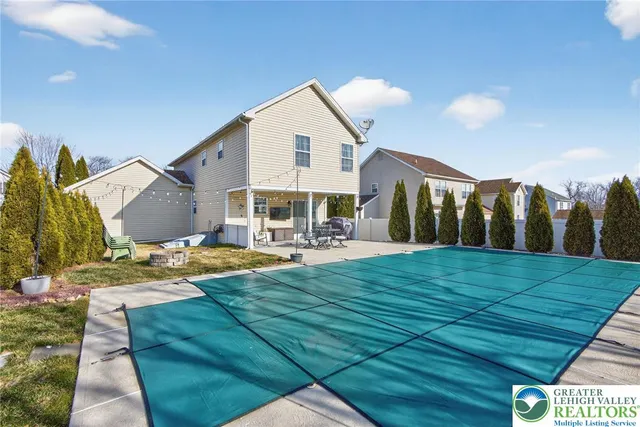 $469,900 | 275 Crown Drive, Easton, PA 18040