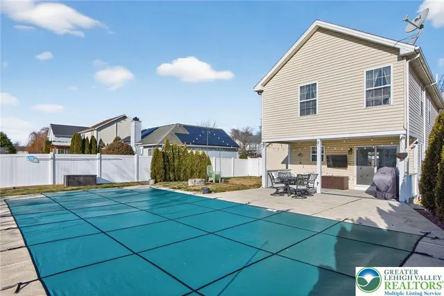 $469,900 | 275 Crown Drive, Easton, PA 18040