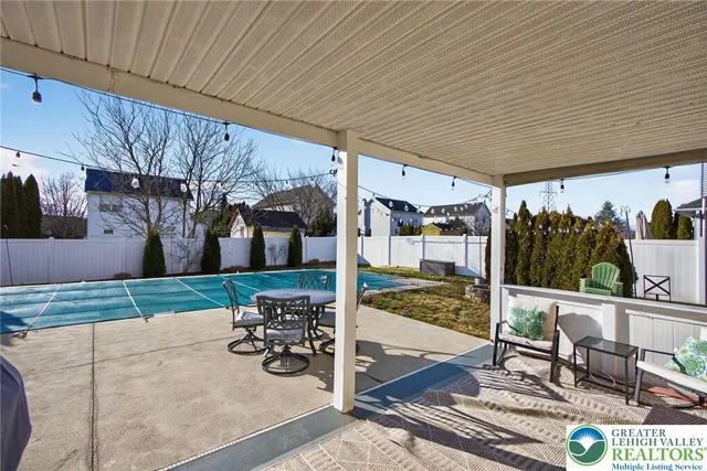 $469,900 | 275 Crown Drive, Easton, PA 18040