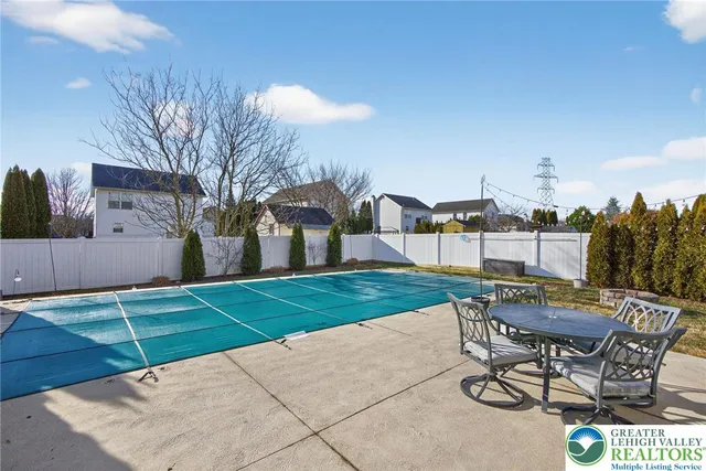 $469,900 | 275 Crown Drive, Easton, PA 18040