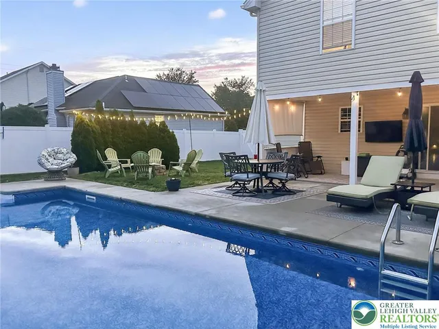 $469,900 | 275 Crown Drive, Easton, PA 18040