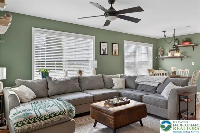 $469,900 | 275 Crown Drive, Easton, PA 18040