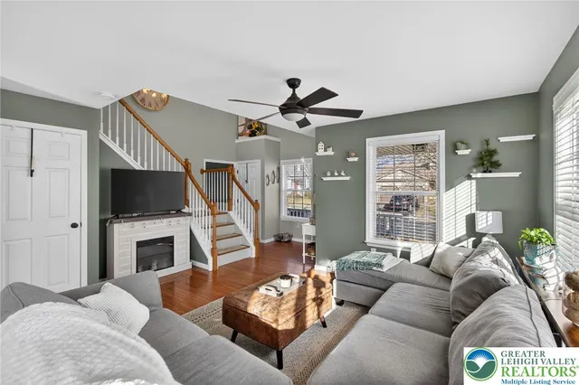 $469,900 | 275 Crown Drive, Easton, PA 18040