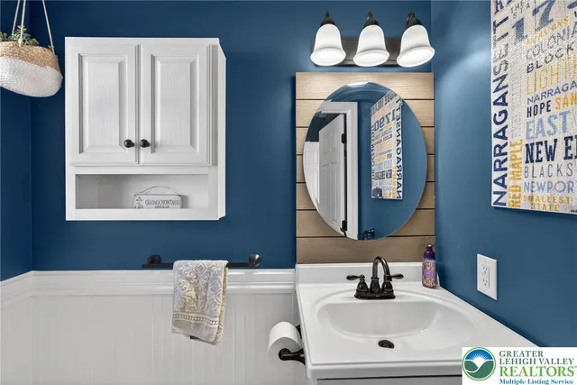 $469,900 | 275 Crown Drive, Easton, PA 18040