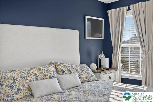 $469,900 | 275 Crown Drive, Easton, PA 18040