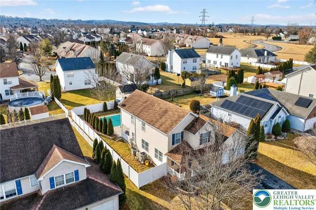 $469,900 | 275 Crown Drive, Easton, PA 18040