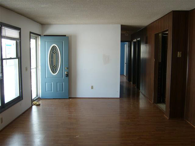 525 South Indiana Street Waterloo, IN 46793 - Photo 4 of 12 Gallery Image 4