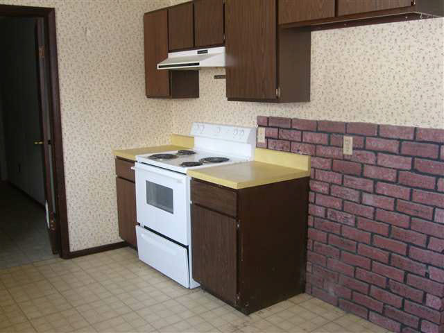 525 South Indiana Street Waterloo, IN 46793 - Photo 5 of 12 Gallery Image 5