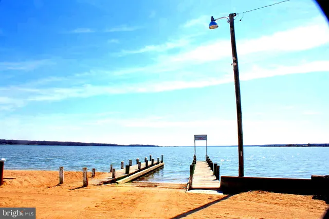 a ocean view with beach