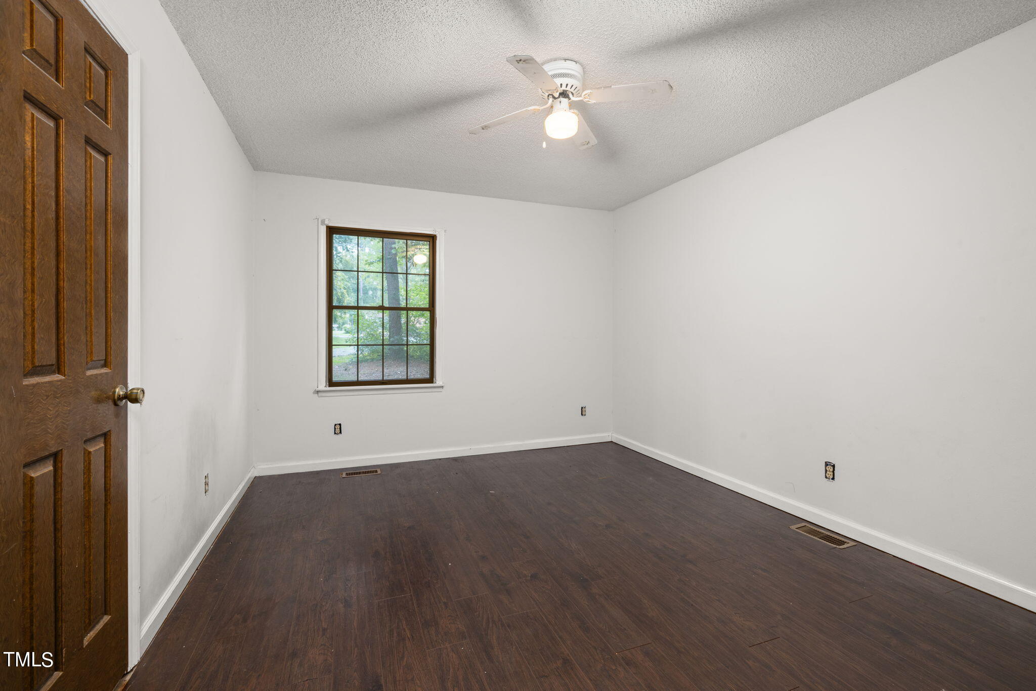 5811 Anele Road Durham, NC 27712 - Photo 28 of 36 25-web-or-mls-7K5A1925