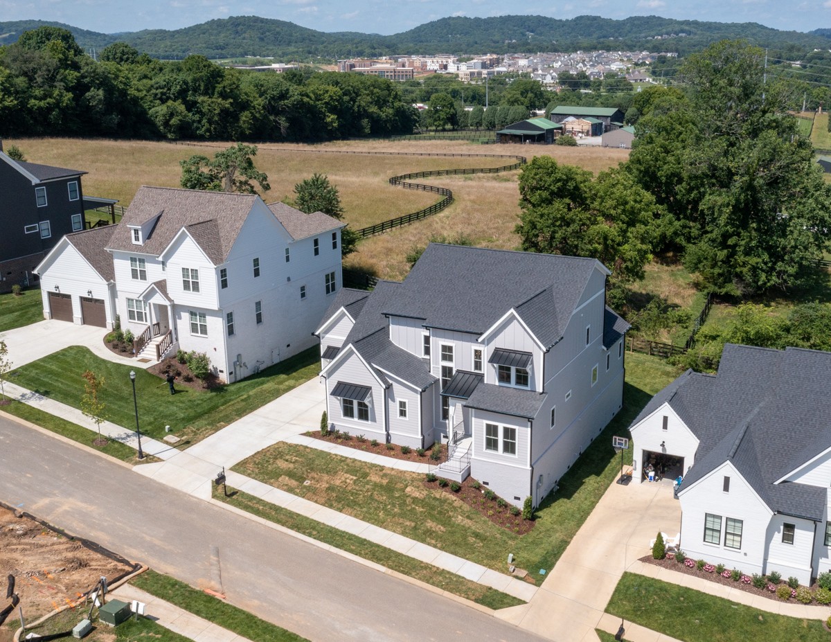 231 Circuit Road Franklin, TN 37064 - Photo 3 of 50 Gallery Image 3