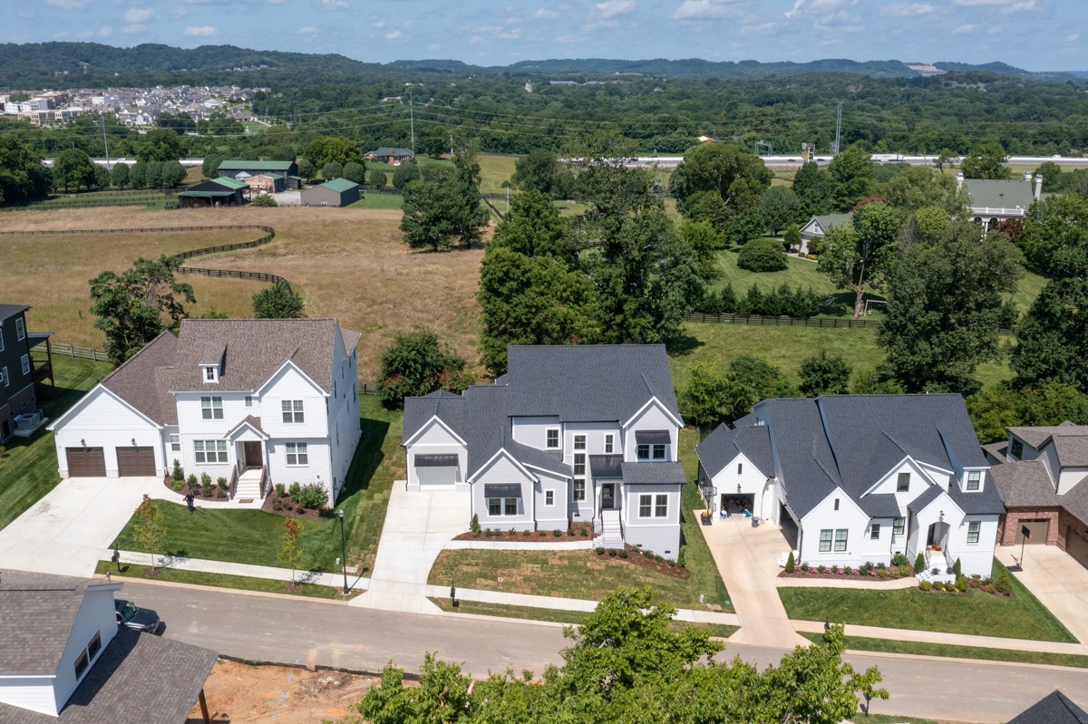 231 Circuit Road Franklin, TN 37064 - Photo 5 of 50 Gallery Image 5