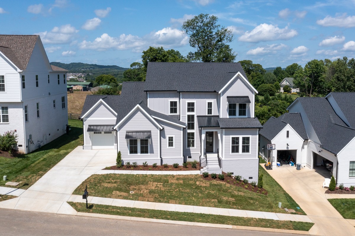 231 Circuit Road Franklin, TN 37064 - Photo 6 of 50 Gallery Image 6