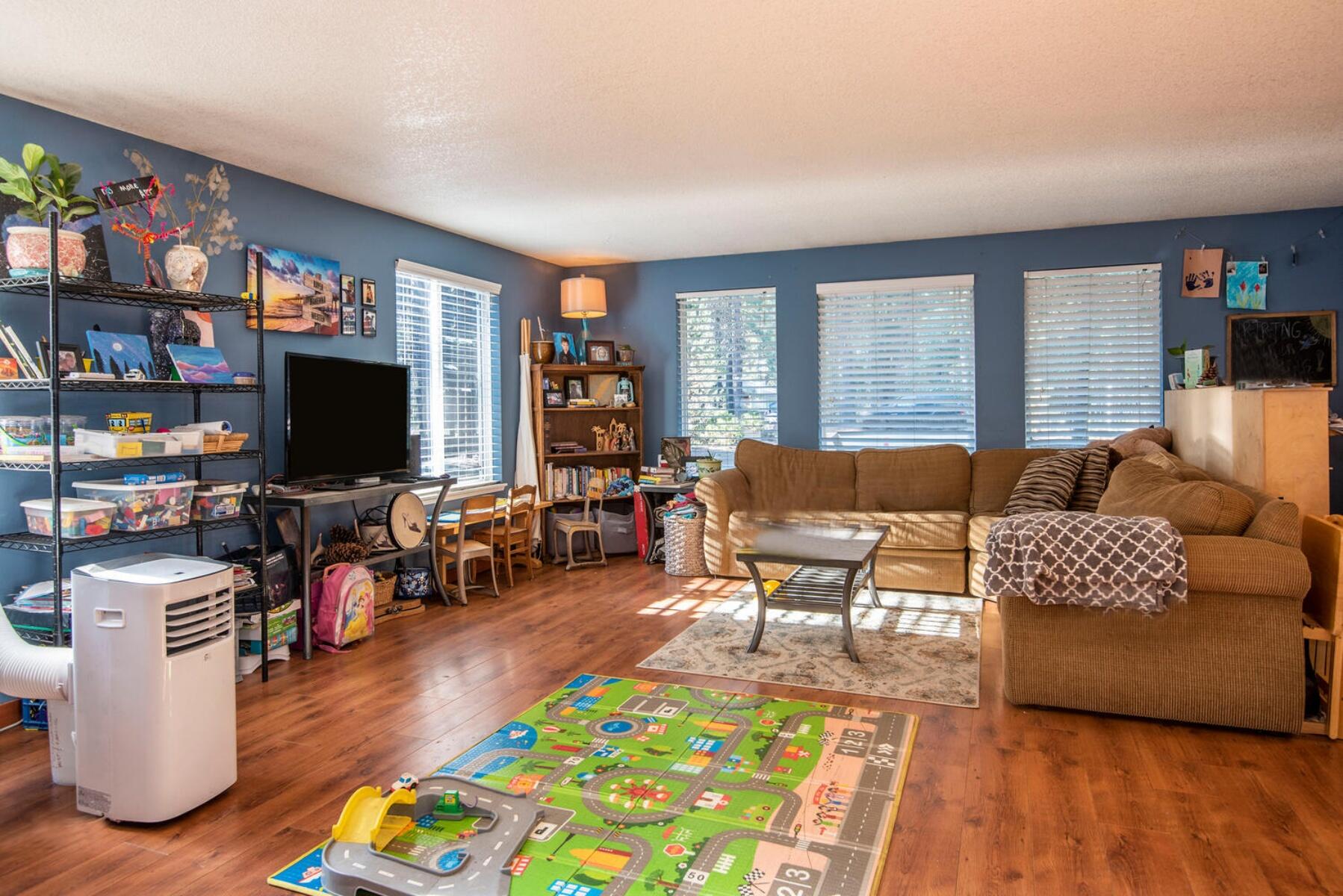 17040 Azusa Road Bend, OR 97707 - Photo 5 of 11 batch_17040 Azusa Rd Sunriver OR-large-0