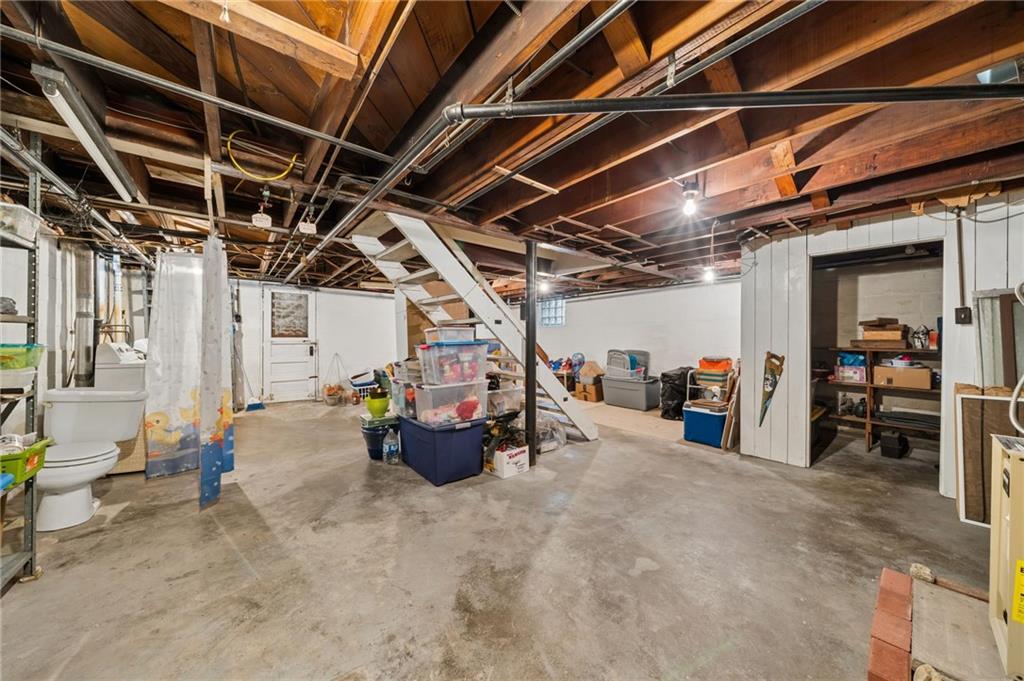 317 Raymond Street Pittsburgh, PA 15218 - Photo 28 of 36 a view of work space with furniture
