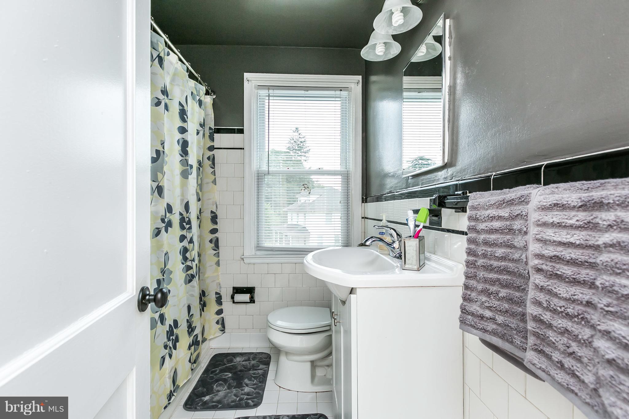 146 Cherrydell Road Baltimore, MD 21228 - Photo 11 of 19 Bath