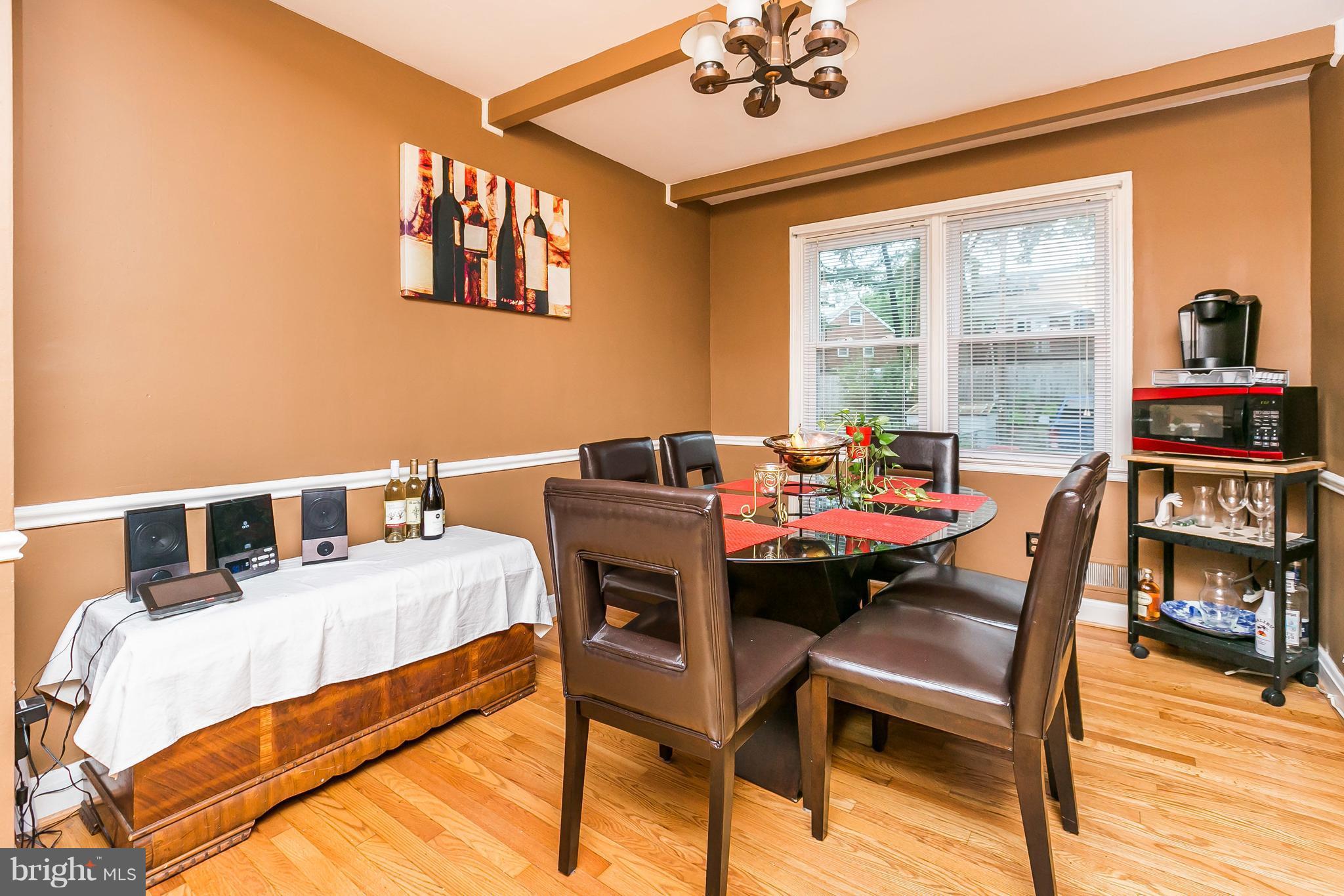 146 Cherrydell Road Baltimore, MD 21228 - Photo 6 of 19 Dining Room