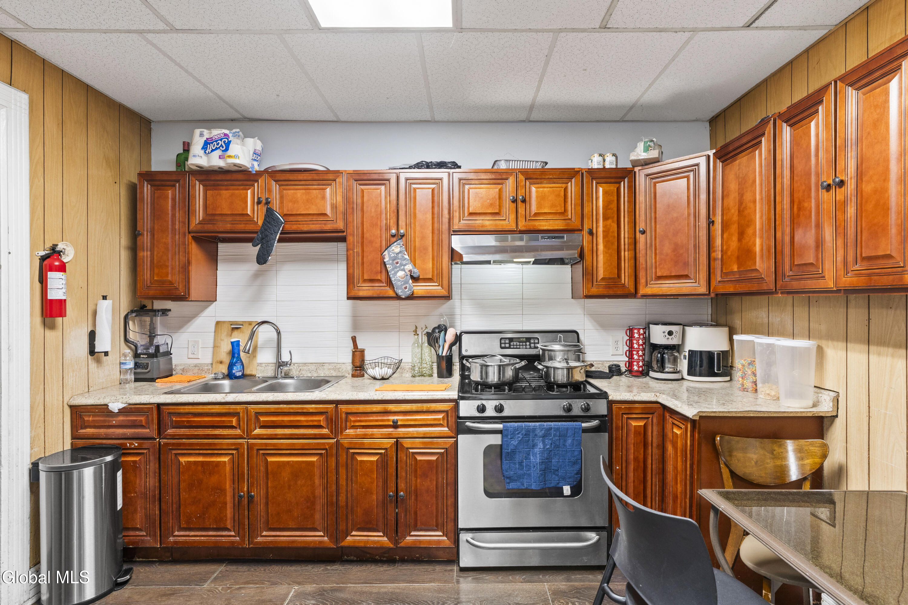 1447 Broadway Rensselaer, NY 12144 - Photo 4 of 28 DSC02980