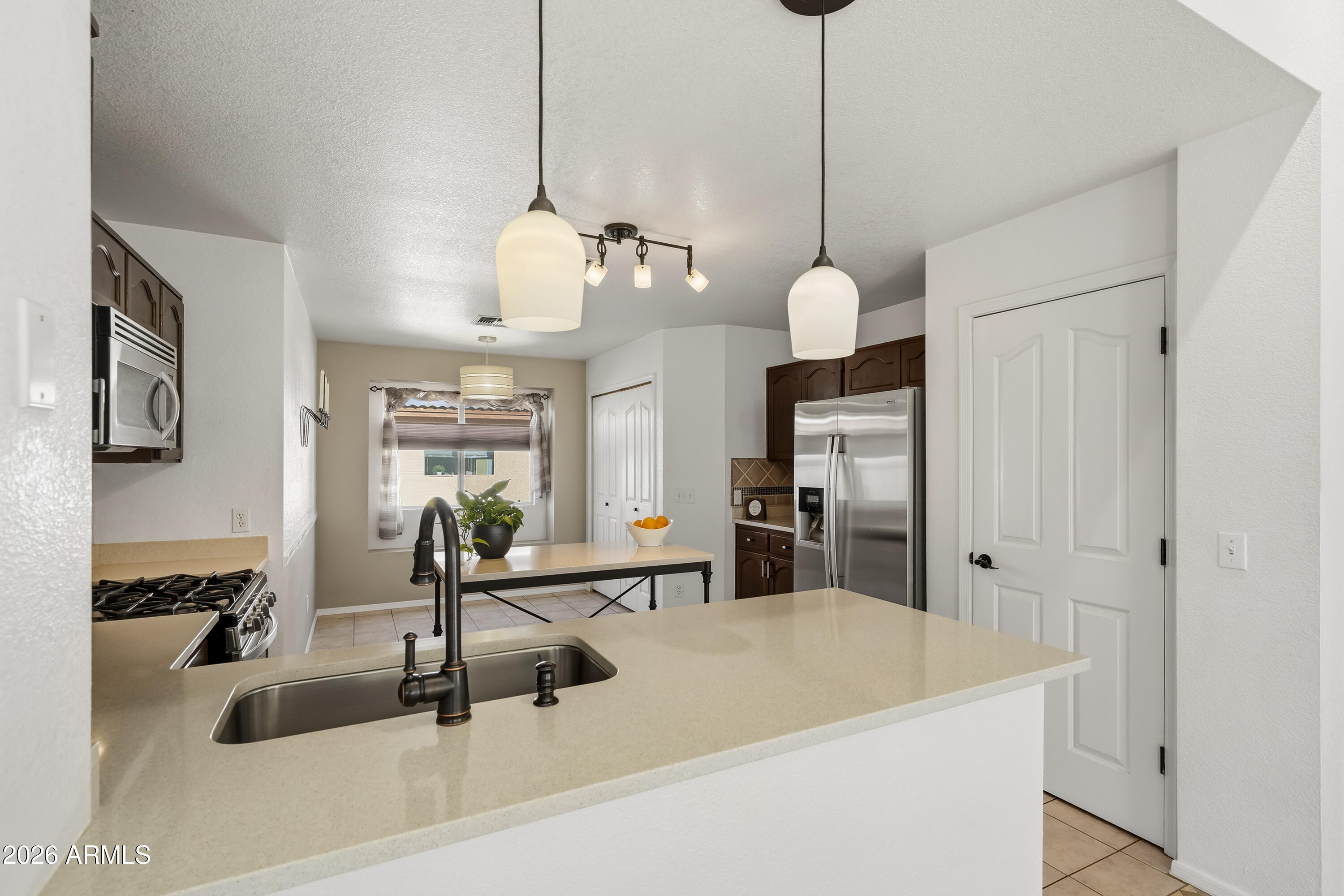 4762 Chaparral Loop Sierra Vista, AZ 85635 - Photo 9 of 30 2 Interiors-8